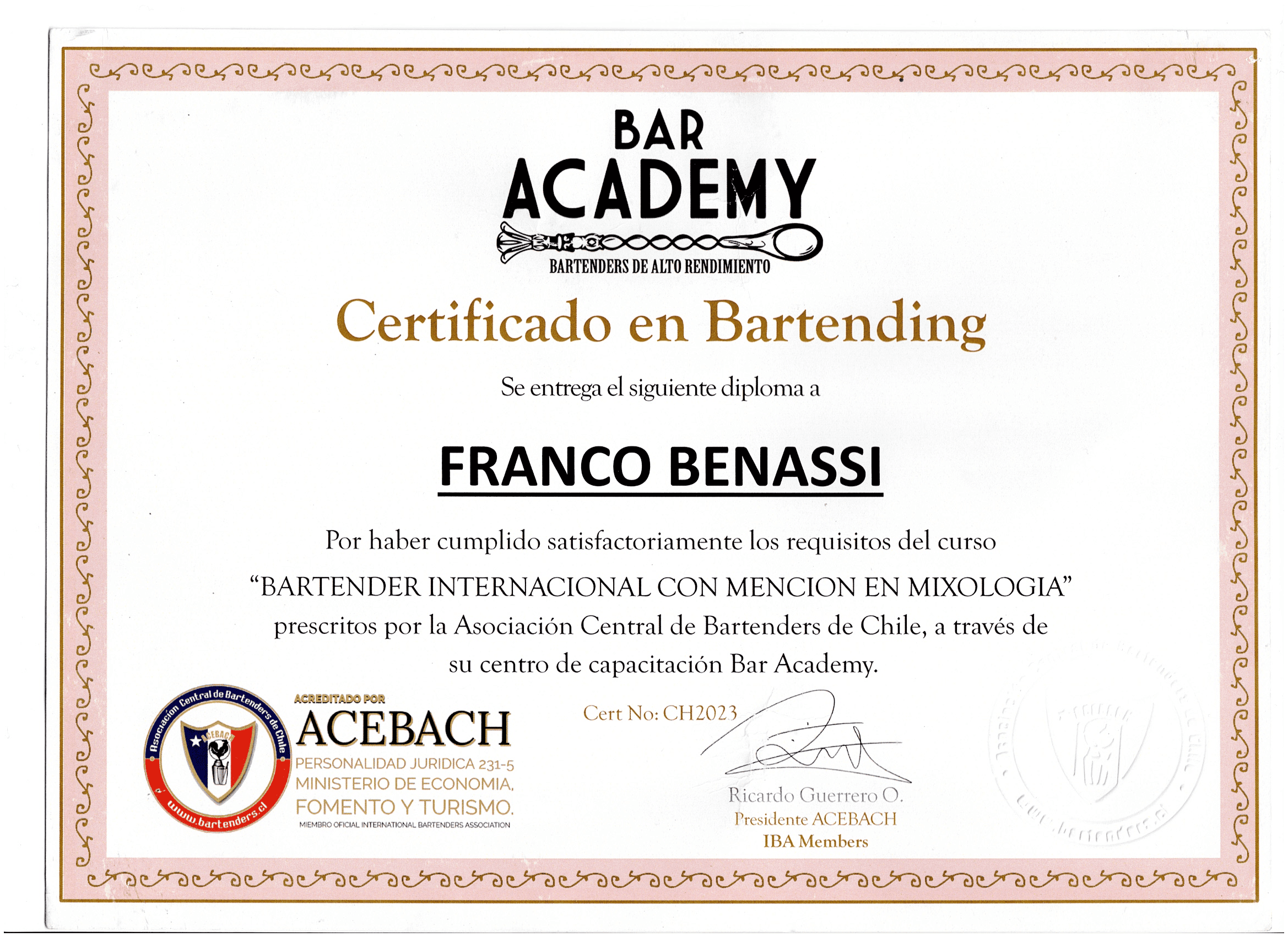 Bartender Internacional con Mención en Mixología